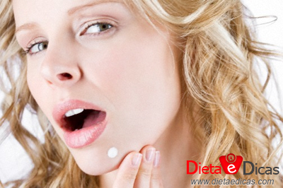 como desinflamar espinhas, aspirina para espinhas, ácido acetilsalicílico para espinhas, máscara de aspirina e mel para espinhas Ilustração de como desinflamar espinhas, aspirina para espinhas, ácido acetilsalicílico para espinhas, máscara de aspirina e mel para espinhas