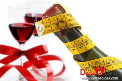 vinho tinto emagrece, vinho tinto benefícios, vinho tinto para saúde, vinho tinto engorda, vinho tinto calorias, vinho tinto propriedades Ilustração de vinho tinto emagrece, vinho tinto benefícios, vinho tinto para saúde, vinho tinto engorda, vinho tinto calorias, vinho tinto propriedades